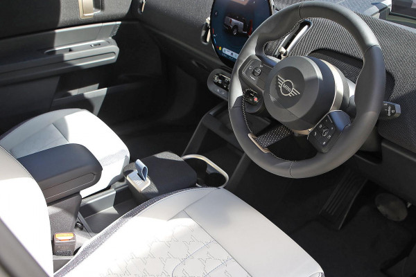 2024 MINI Countryman U25 E Classic SUV image 14