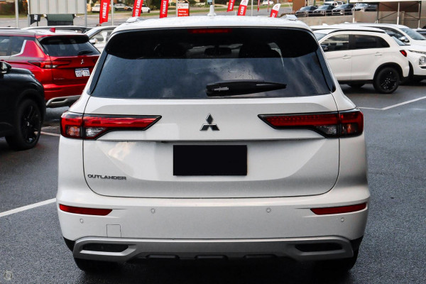 2024 Mitsubishi Outlander ZM LS SUV