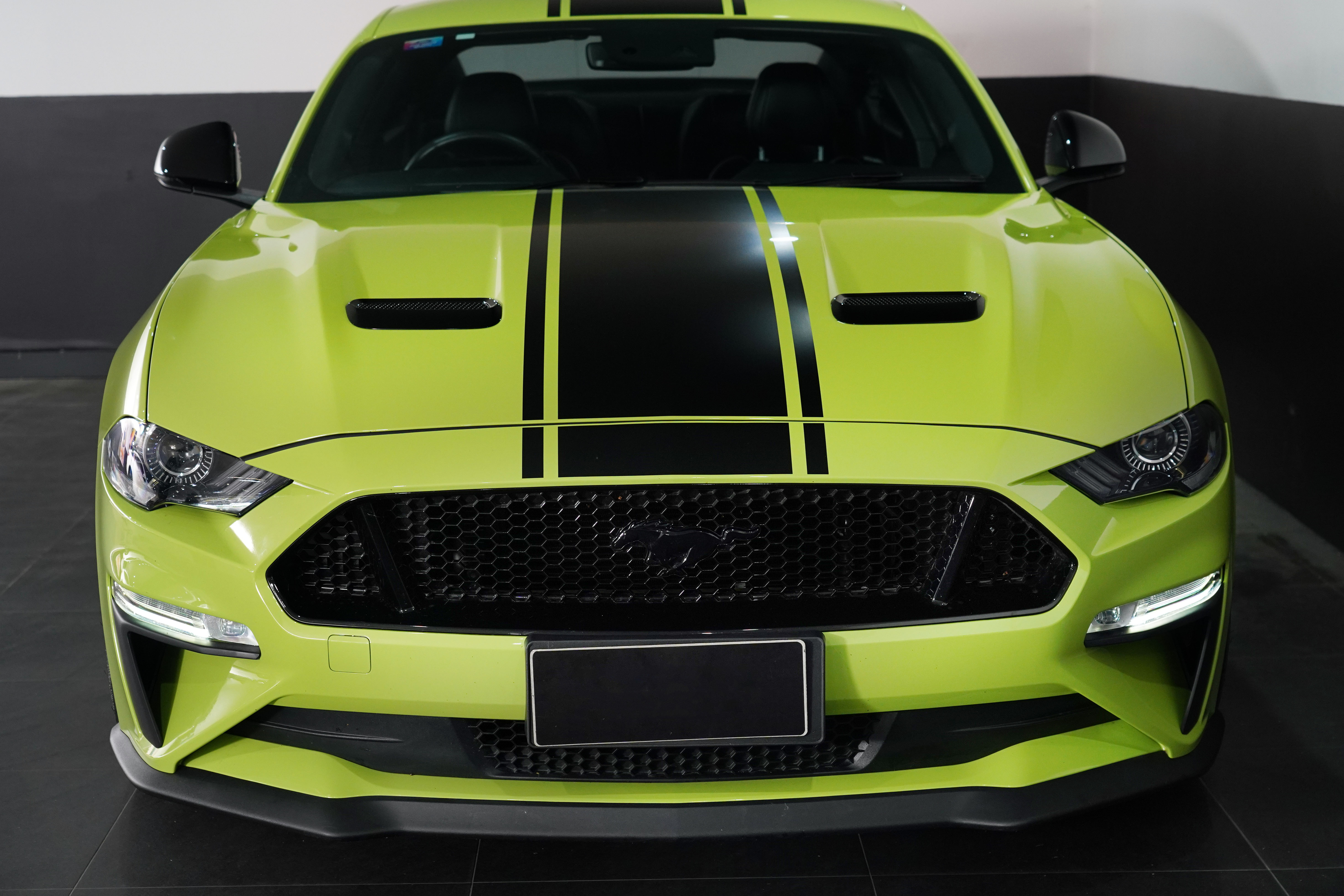 2020 Ford Mustang R-Spec Coupe Image 9