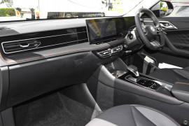 2025 MG HS AS33 Essence SUV
