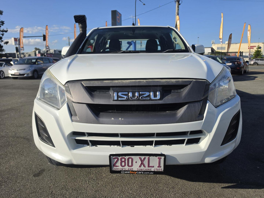 2017 Isuzu D-MAX  SX Cab Chassis Image 4