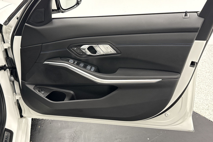 2023 BMW 3 Series G20 330i M Sport Sedan Image 18