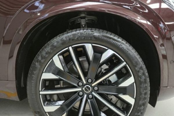 2025 Volvo XC90 L Series Ultra B5 Bright SUV Image 5
