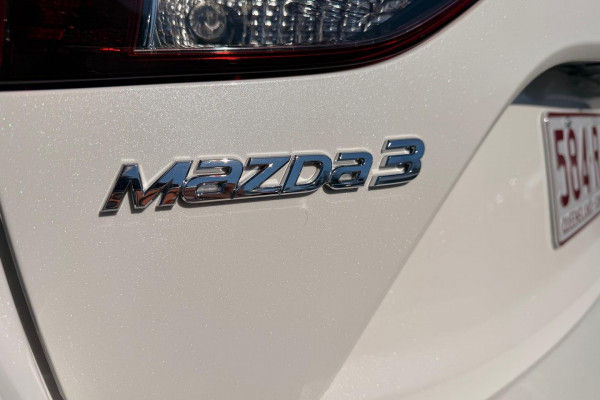 2015 Mazda 3 BM5438 SP25 Hatch Image 10