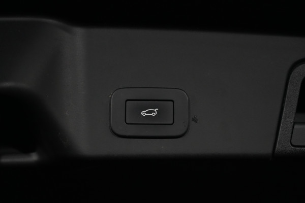 2023 Land Rover Range Rover Evoque L551 R-Dynamic HSE SUV image 31