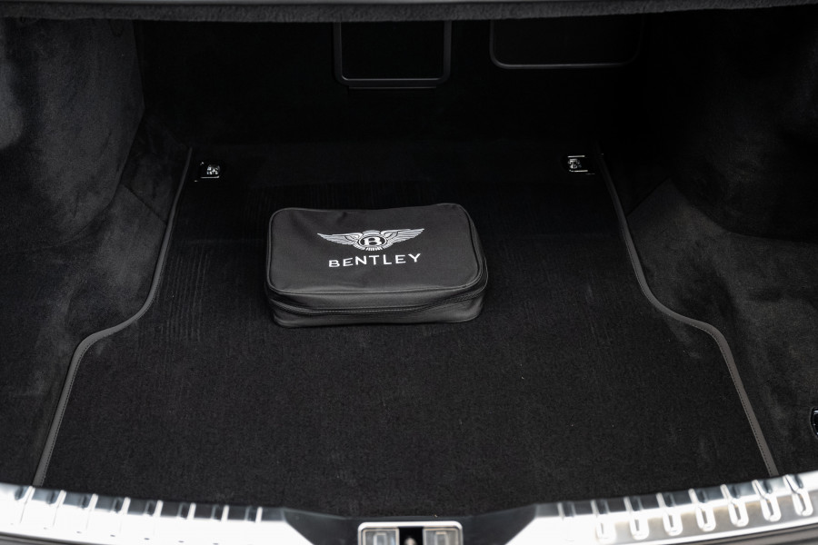 2023 Bentley Flying Spur 3S Azure V8 Sedan