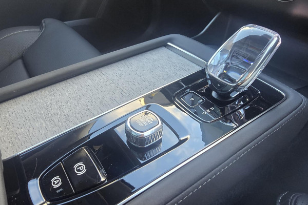 2026 Volvo XC90 L Series Ultra B5 Dark SUV Image 22