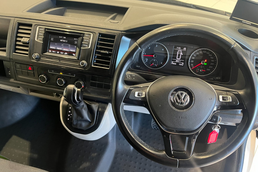 2018 Volkswagen Transporter T6 LWB Van Normal Roof Van Image 7