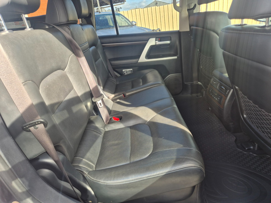 2019 Toyota LandCruiser VDJ200R VX SUV Image 26