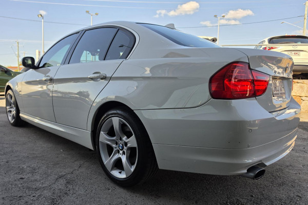 2011 BMW 3 Series E90 320i M Sport Sedan Image 11