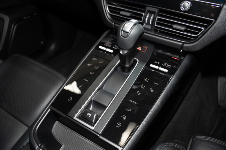 2022 Porsche Macan S SUV