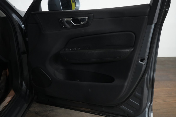 2021 Volvo XC60 UZ T5 Momentum SUV image 30