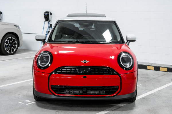 2025 MINI Cooper F65 C Classic Hatch image 4