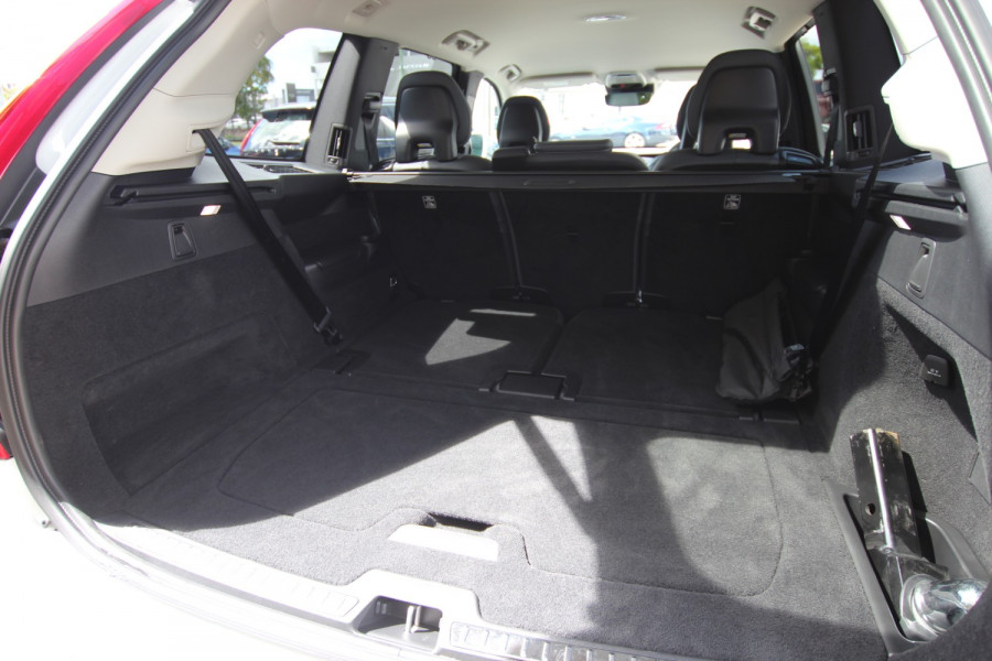 2020 Volvo XC90 L Series T6 Momentum Suv Image 15