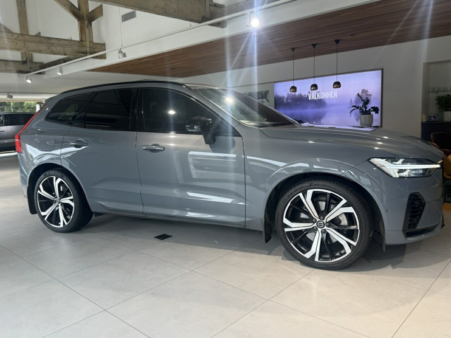 2022 Volvo XC60 UZ Recharge Plug-In Hybrid SUV Image 5