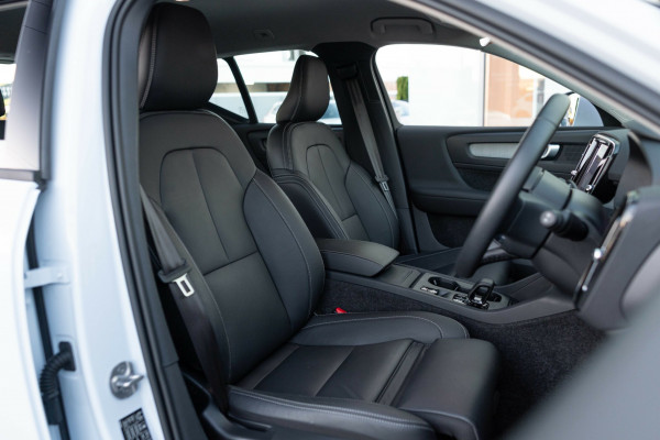 2025 MY26 Volvo XC40 XZ Plus B4 SUV Image 15