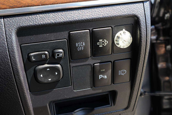 2016 Toyota LandCruiser VDJ200R VX SUV Image 12