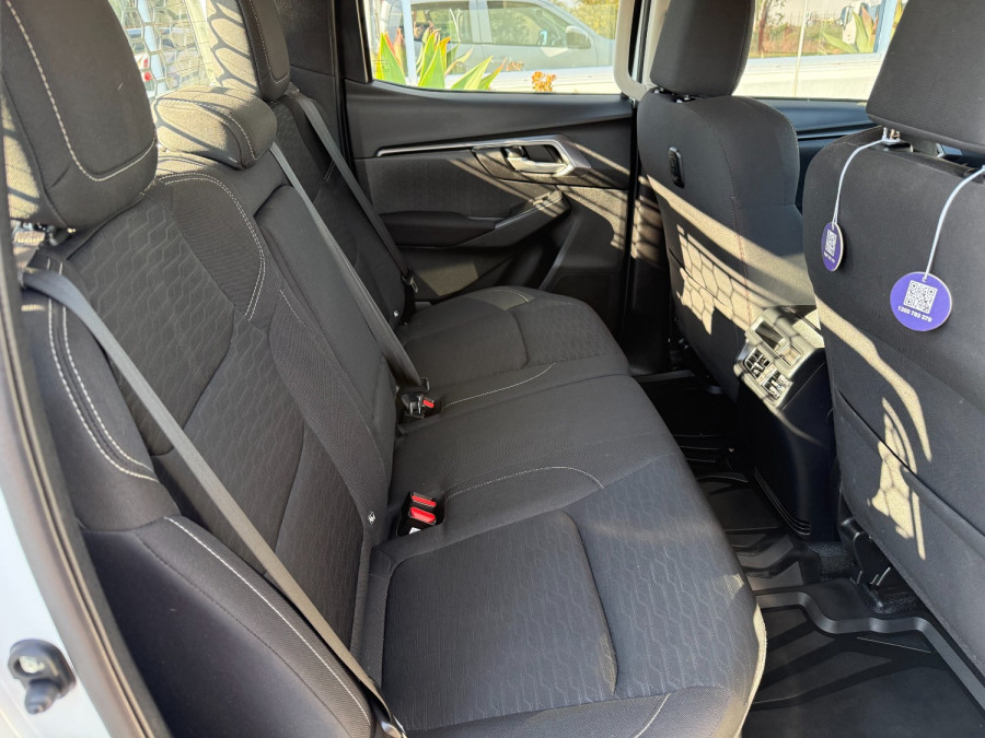 2023 Isuzu D-MAX RG LS-M Cab Chassis Image 13
