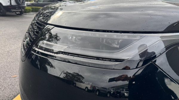 2024 MY25.5 Land Rover Range Rover Velar L560 PHEV P400e Dynamic SE SUV image 4