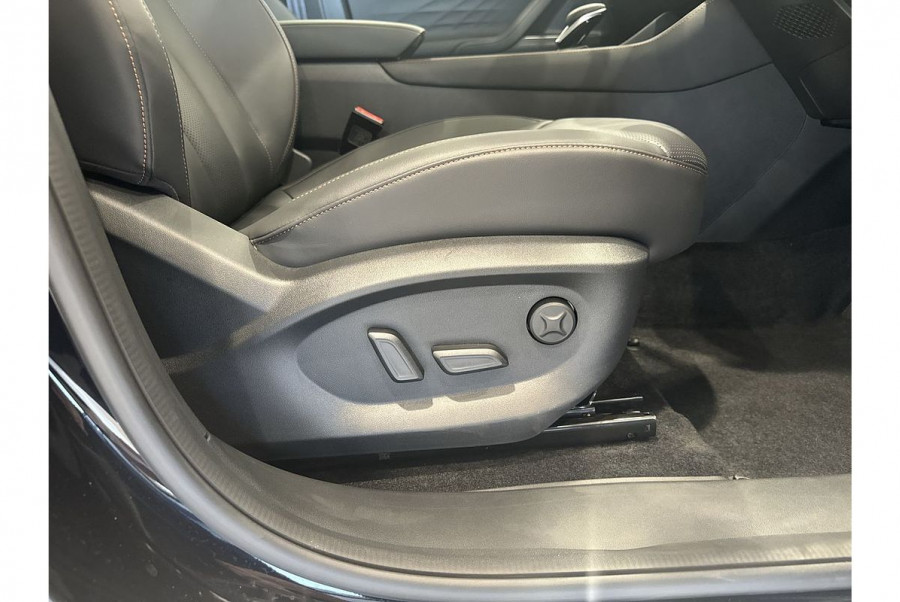 2024 MY24.5 MG HS AS33 Essence SUV Image 19
