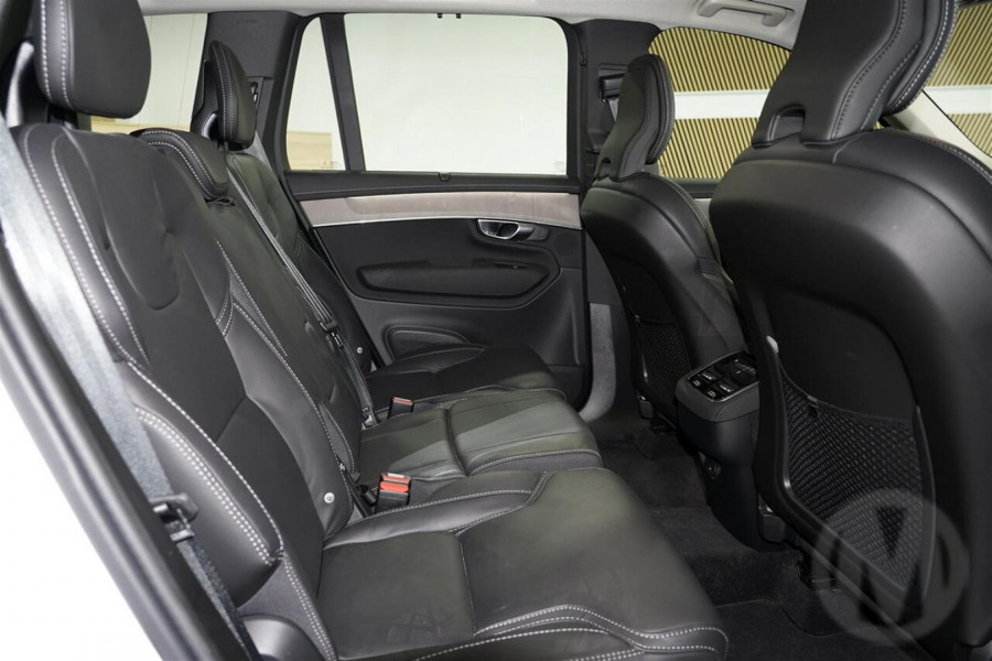 2026 Volvo XC90 L Series Ultra B5 Dark SUV Image 9