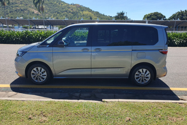 2025 Volkswagen Multivan  Life SWB People Mover