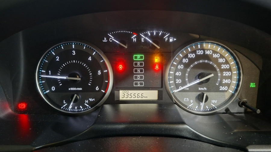 2016 Toyota LandCruiser VDJ200R GXL SUV Image 29