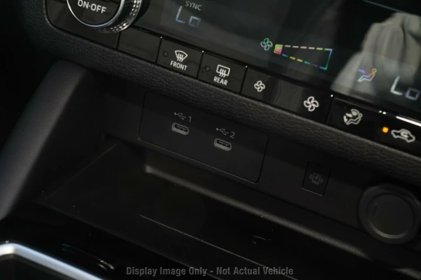 2026 Mitsubishi Outlander ZM Black Edition SUV Image 16