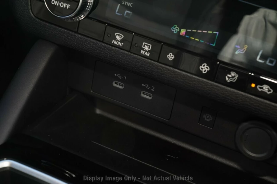 2026 Mitsubishi Outlander ZM Black Edition SUV Image 16