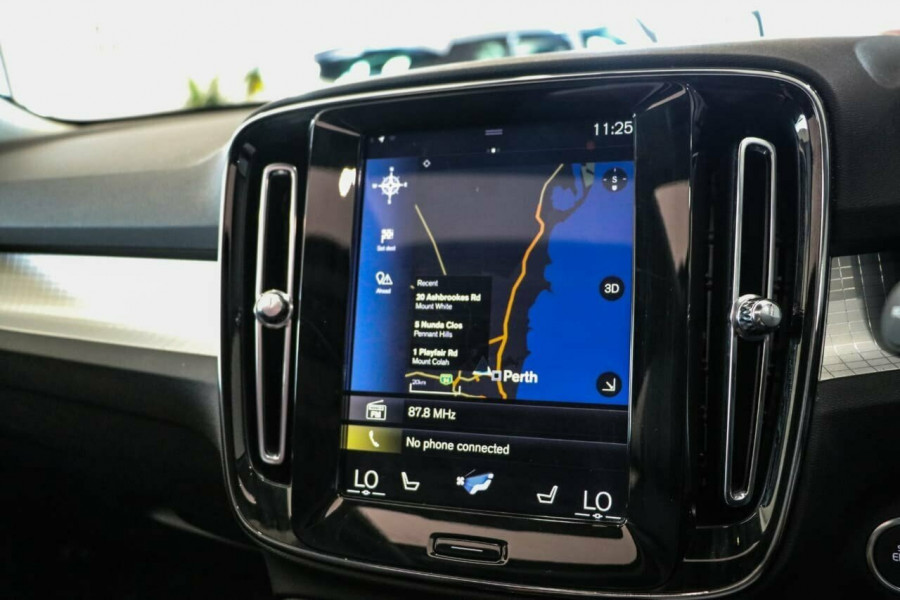 2019 Volvo XC40 XZ T4 Momentum Suv Image 14