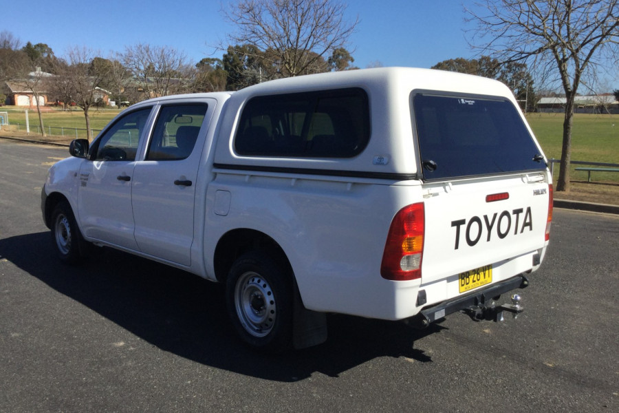 2009 Toyota HiLux 6M7099000 Workmate Ute Image 6