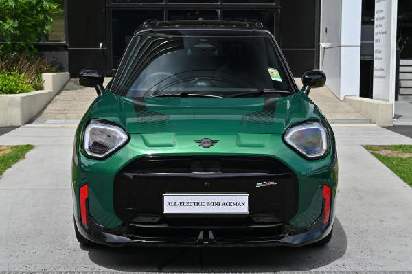 2026 MINI Aceman J05 JCW E Favoured Hatch image 2