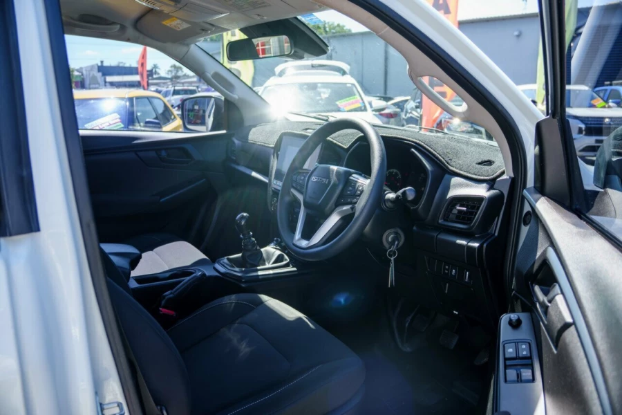 2020 MY21 Isuzu D-MAX RG SX Cab Chassis Image 8