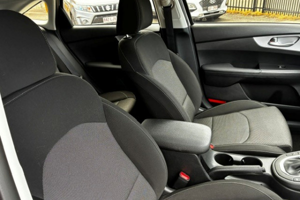 2023 MY24 Kia Cerato BD S Hatch Image 15