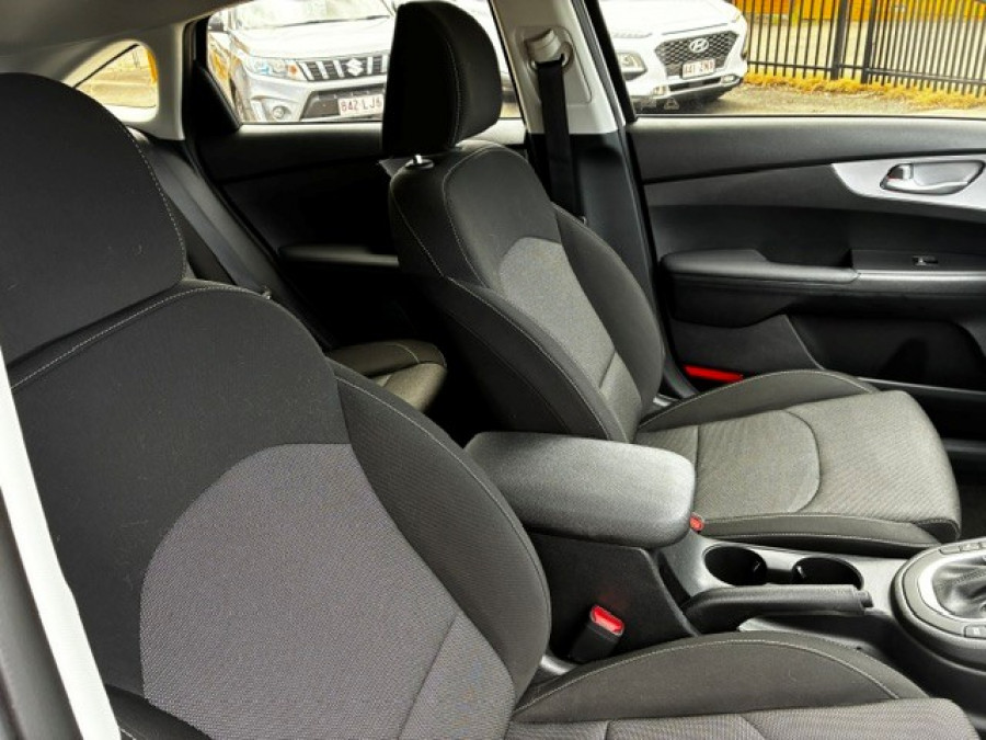 2023 MY24 Kia Cerato BD S Hatch Image 15