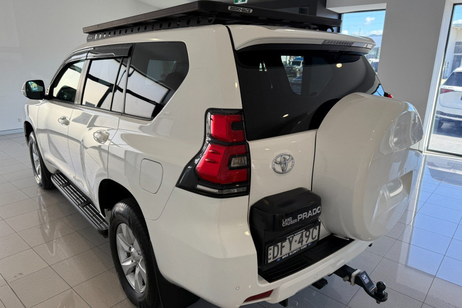 2018 Toyota LandCruiser Prado GDJ150R GXL SUV Image 10