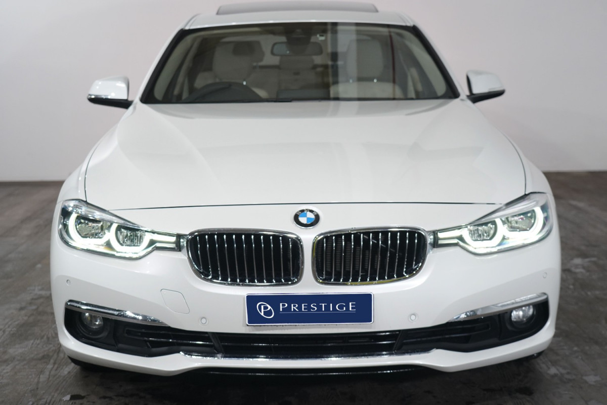 2016 BMW 3 30i Luxury Line Sedan Image 3