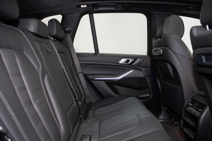 2022 BMW X5 xDrive30d SUV Image 3