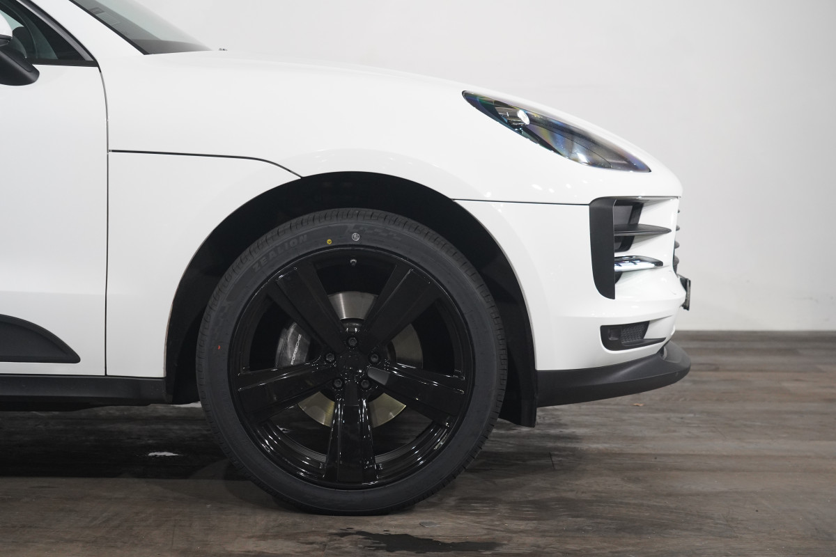2020 Porsche Macan SUV Image 5