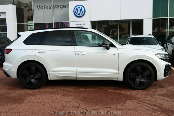2026 Volkswagen Touareg RC 210TDI Wolfsburg Edition SUV Image 16
