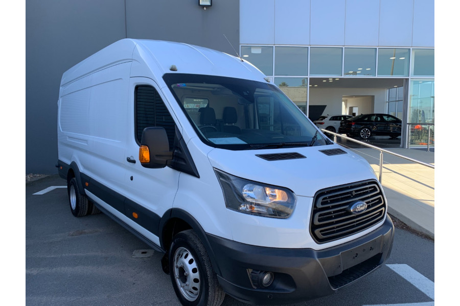 2018 MY17.75 Ford Transit Cab chassis