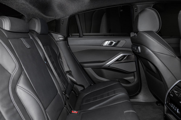 2021 BMW X6 G06 M50i SUV image 9