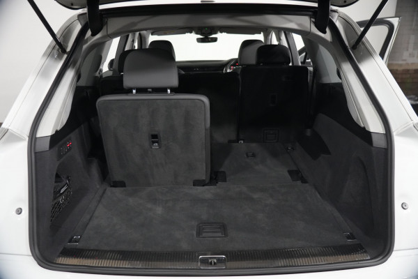 2020 Audi Q7 45 TDI SUV image 31