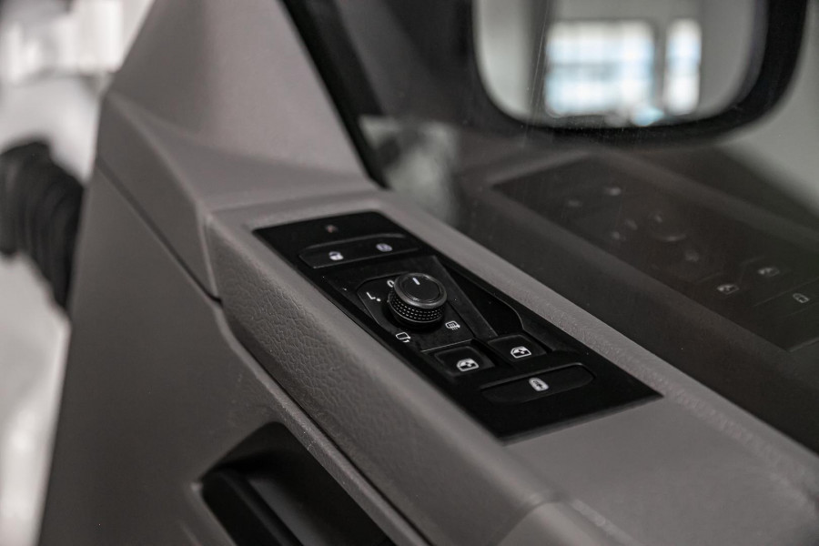 2022 Volkswagen Transporter T6.1 LWB Van Image 15
