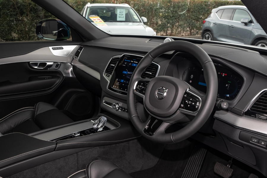 2024 Volvo XC90 L Series Recharge Ultimate T8 Plug-In Hybrid SUV Image 7