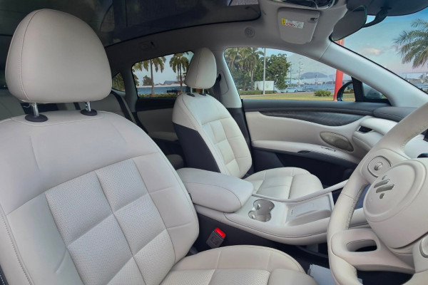 2025 MG IM6 S12L Platinum SUV Image 3