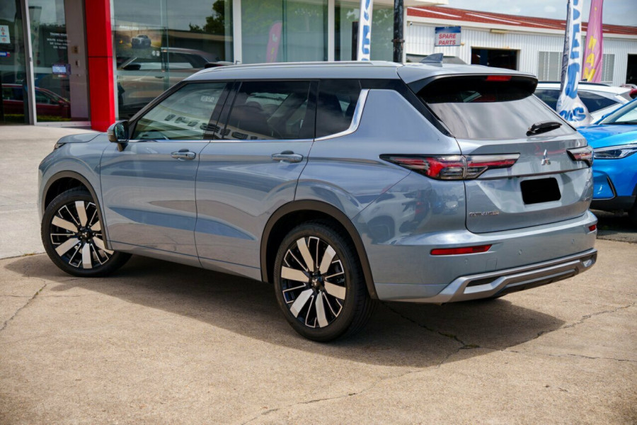 2025 Mitsubishi Outlander ZM Exceed SUV Image 2
