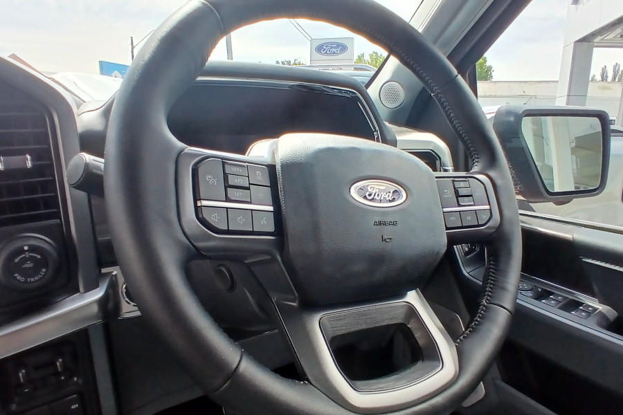 2023 Ford F-150 No Series Lariat Dual Cab Image 26