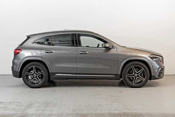 2025 Mercedes-Benz GLA-Class H247 GLA200 SUV image 3