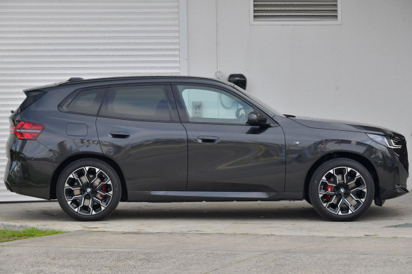 2026 BMW X3 G45 30e xDrive SUV image 3